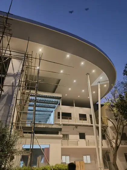 Curved roof soffit