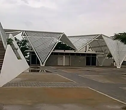 Faceted steel canopy